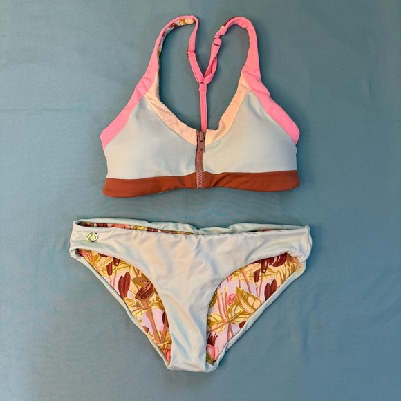 Maaji Multicolor Floral Bikini reversible, lined , padded top. Size S woman’s - Picture 4 of 13